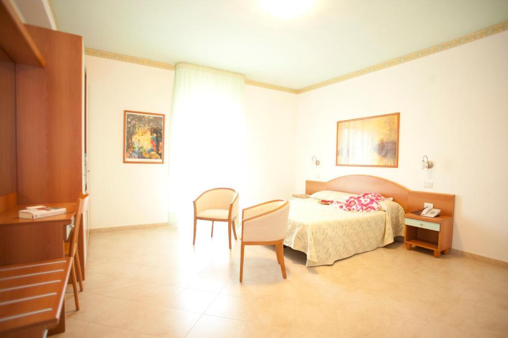 Oasiclub Hotel Vieste Oda fotoğraf