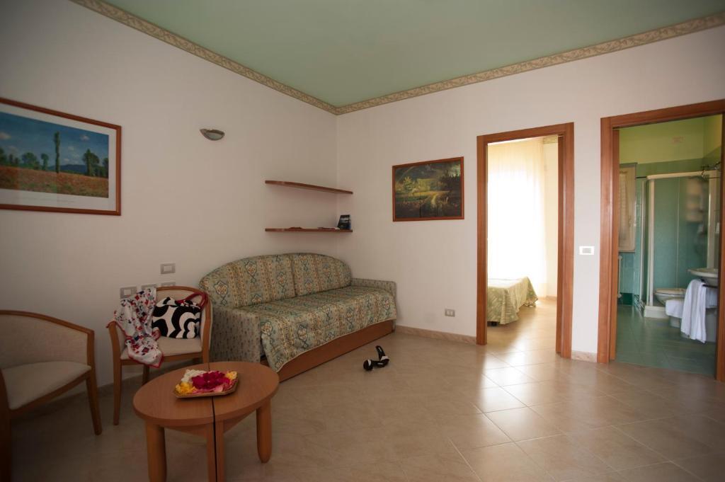 Oasiclub Hotel Vieste Oda fotoğraf