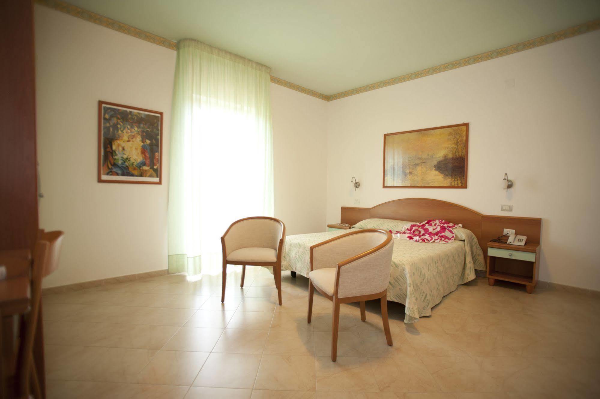 Oasiclub Hotel Vieste Dış mekan fotoğraf